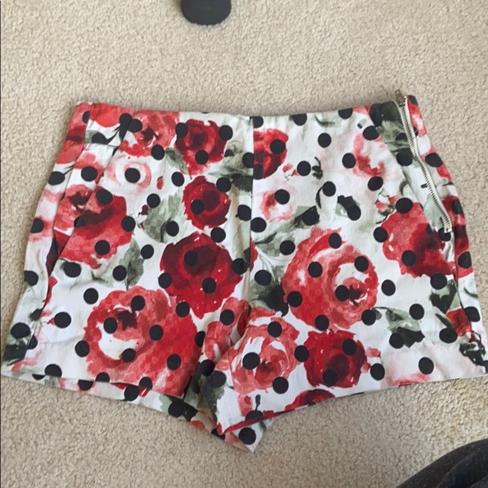 Vintage high waisted floral polka dot shorts.